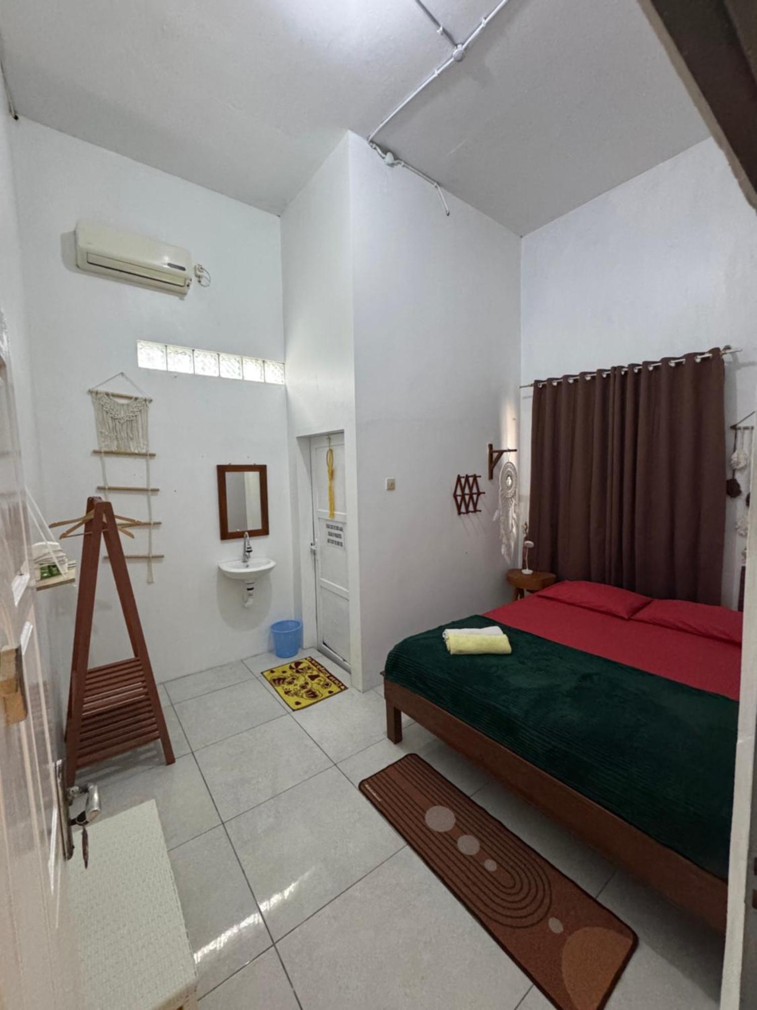 Loyal Friend Hostel カリムンジャワ エクステリア 写真